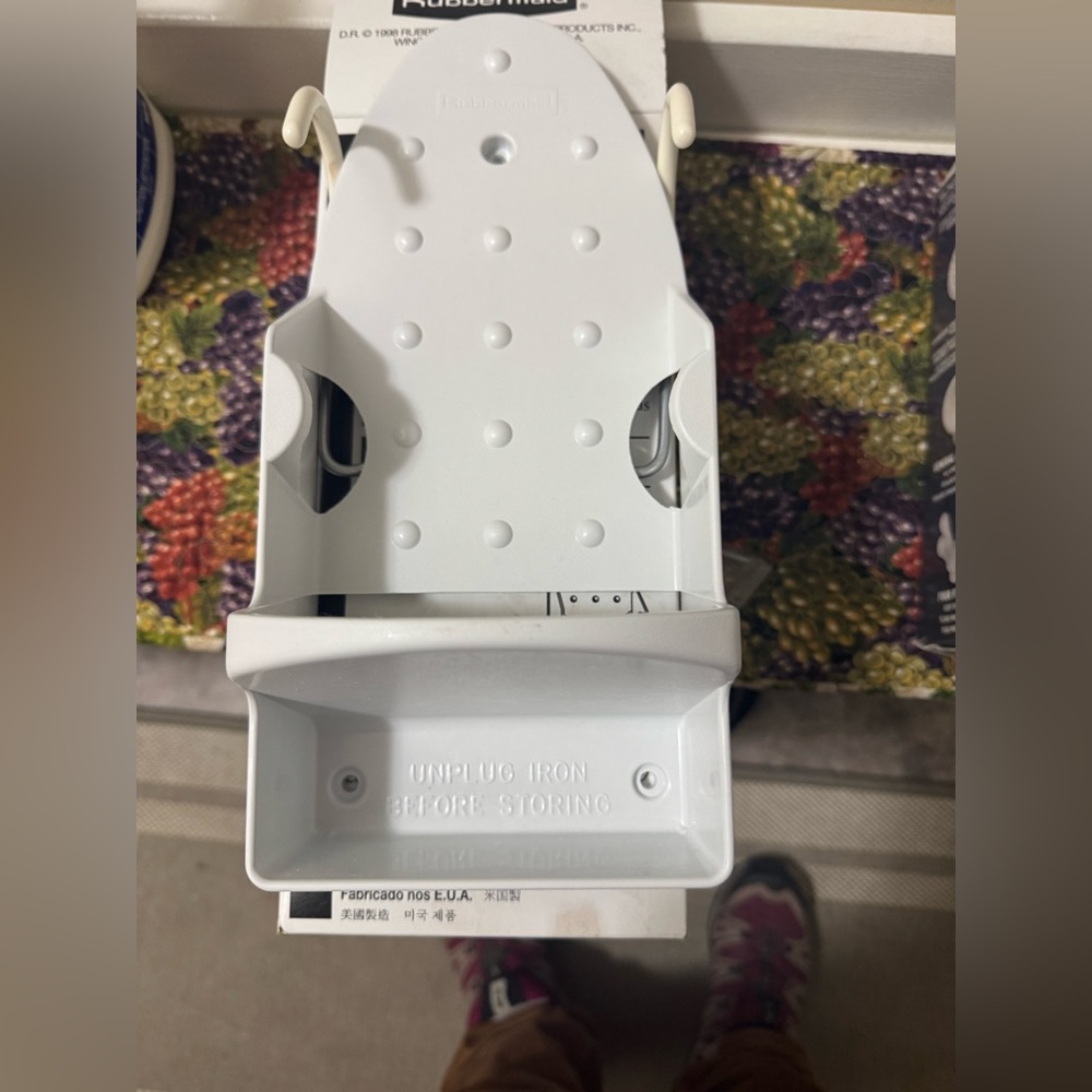 Rubbermaid White Ironing Organizer